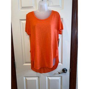 NWT Tresics Side Slit Tee Size Medium